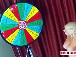 6 incredibly جميل الفتيات لعب spin ال wheel من nudity