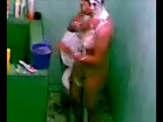 Indiane tamil shërbyese në dush i fshehur kamera