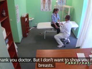 Doktor fucks seksi pesakit dalam fake hospital