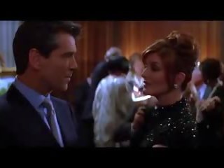 Célébrité rene russo sexe scene-thomas crown affaire 1999