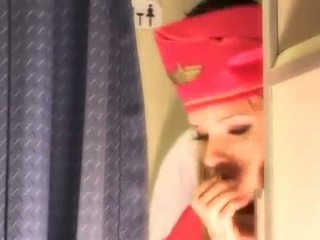 Szexi légiutaskísérő gets friss sperma aboard