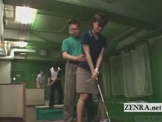 Subtitled japoniškas golfas sūpynės erection demonstration