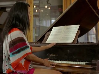 Isabella klavier lesson