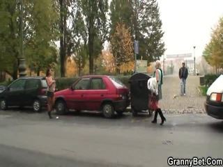 Več prostitutka jumps onto njegov velika meat