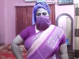 Desi Aunty Sex Talk Aunty or Didi Training to Fuck Sexy