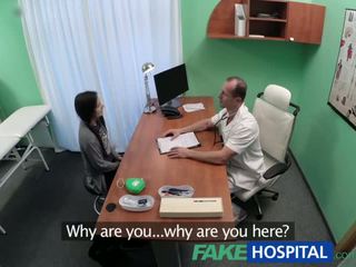 Fakehospital чорна haired студент wants пеніс