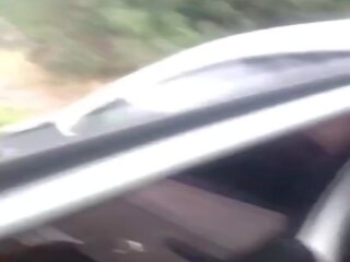 Paksuke türgi, hijab tüdruk ratsutamine sisse auto