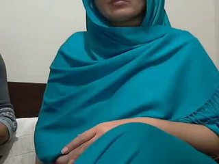 Sexy indické aunty s lover possing ju prsia & p