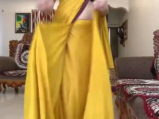 Indiane desi bhabhi wearing yellow saree front i devar